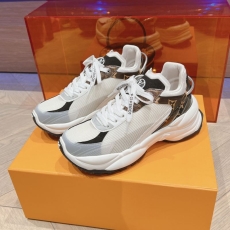 Louis Vuitton Low Shoes